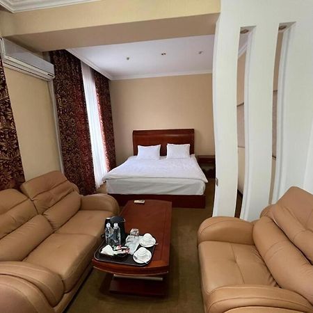 فندق Luxurious تاراز المظهر الخارجي الصورة