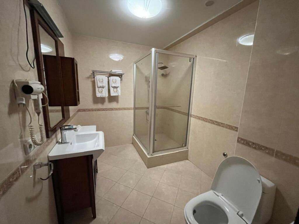 فندق Luxurious تاراز المظهر الخارجي الصورة